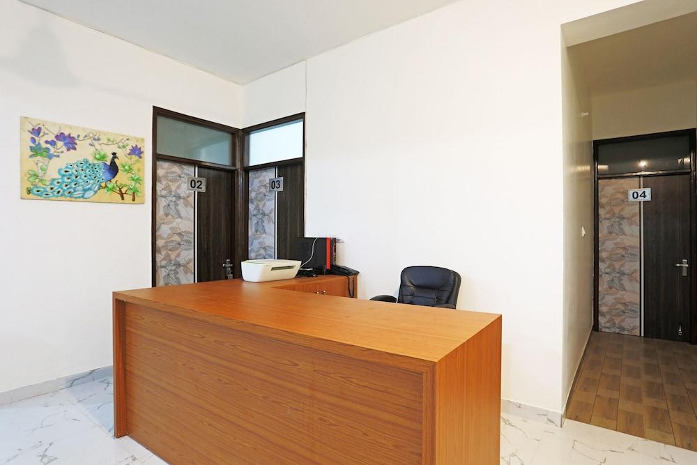 OYO 40002 Home Feeling Accommodation