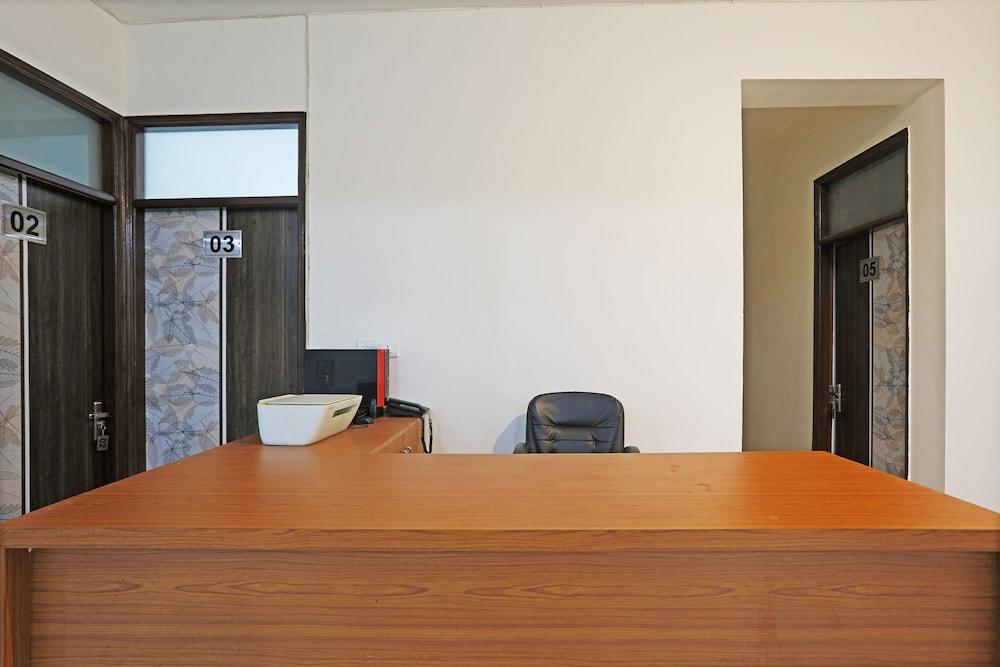 OYO 40002 Home Feeling Accommodation