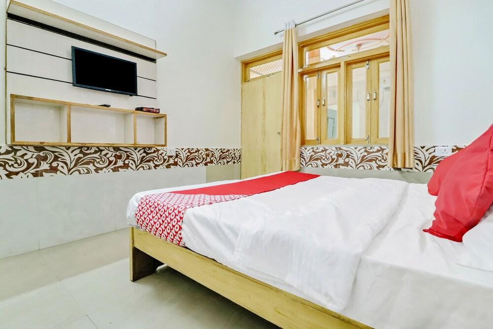 OYO 38558 Shri Govind Dham