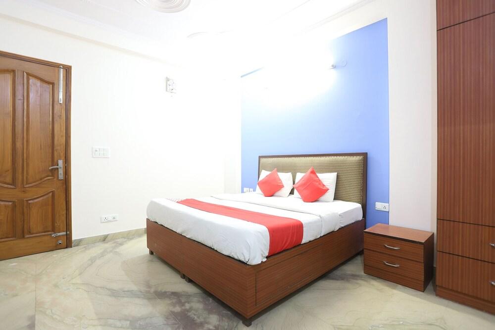 OYO 43270 Ishita Residency