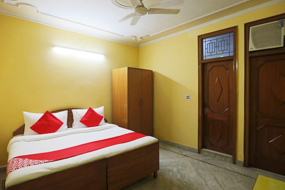 OYO 49985 Singh Hotel