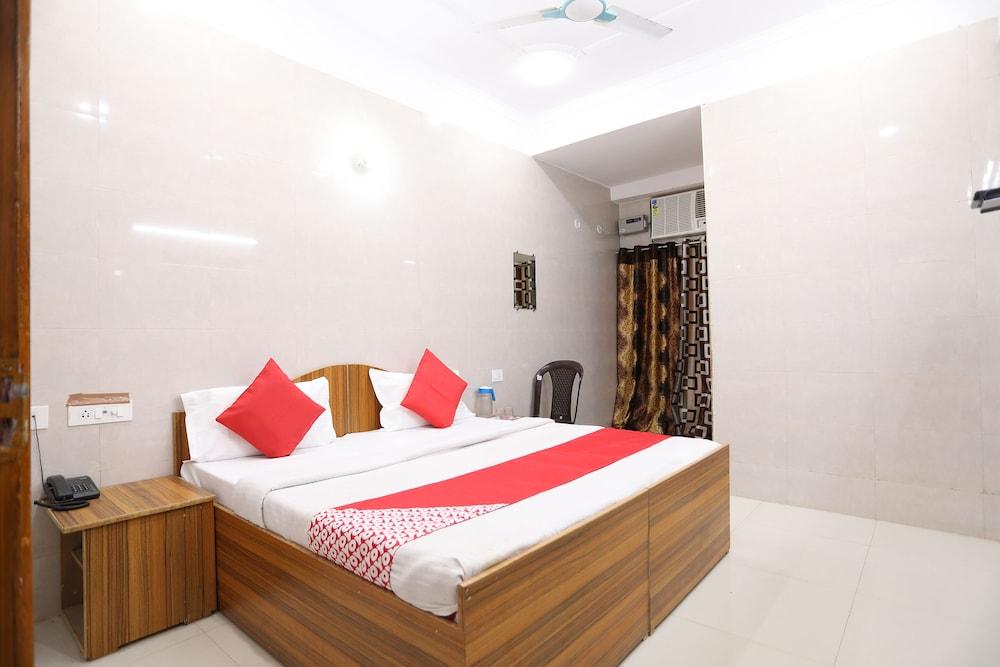 OYO 43022 Shree Raghuvar Dham