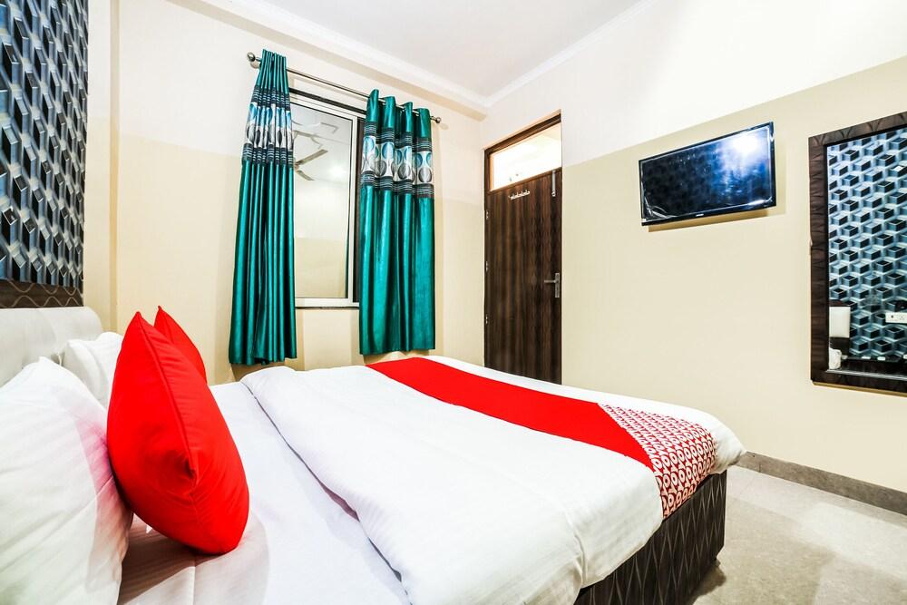 OYO 44135 Jyoti Palace