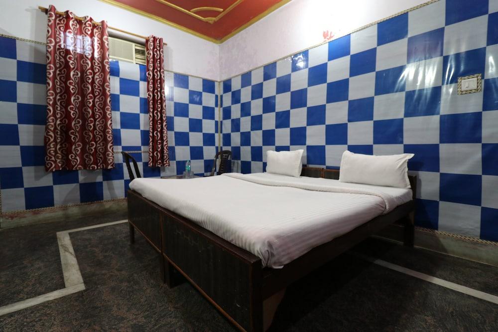 OYO 45940 Grand Imperial