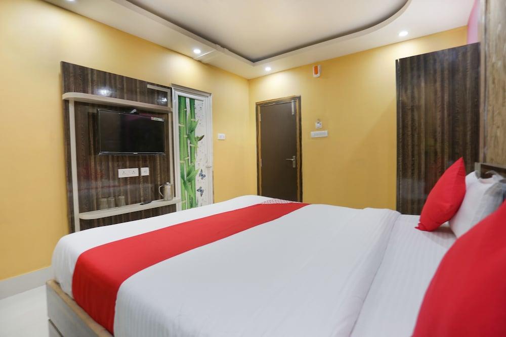 SPOT ON 44297 Som's Empire