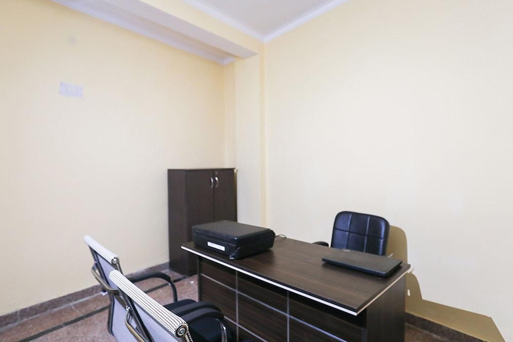 SPOT ON 61003 Kailash Dham