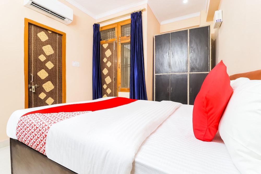 OYO 61469 Kalawati Palace