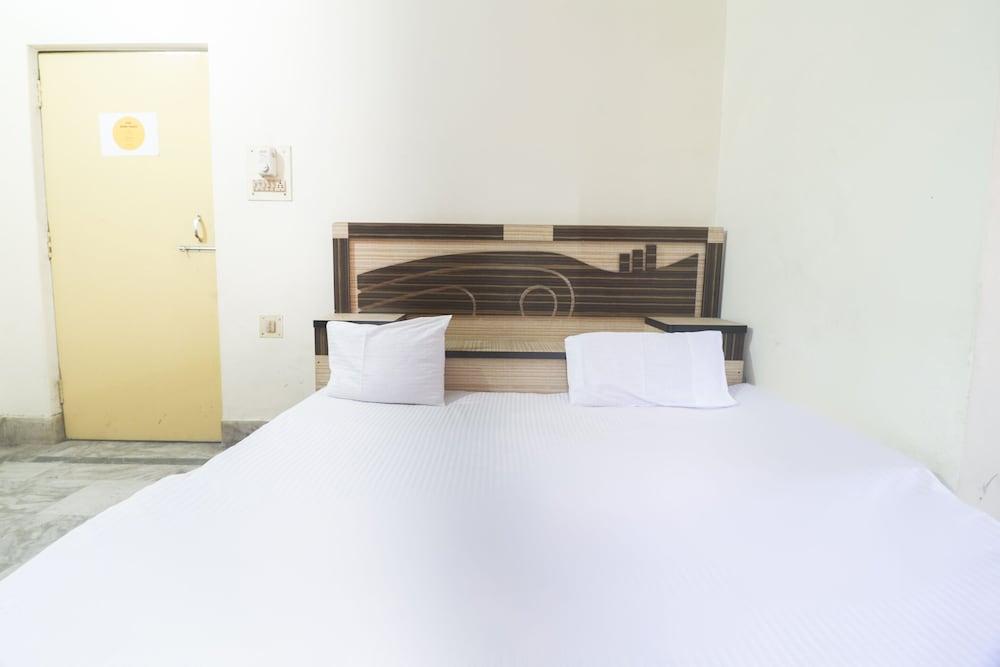 SPOT ON 60947 Godavari Lodge