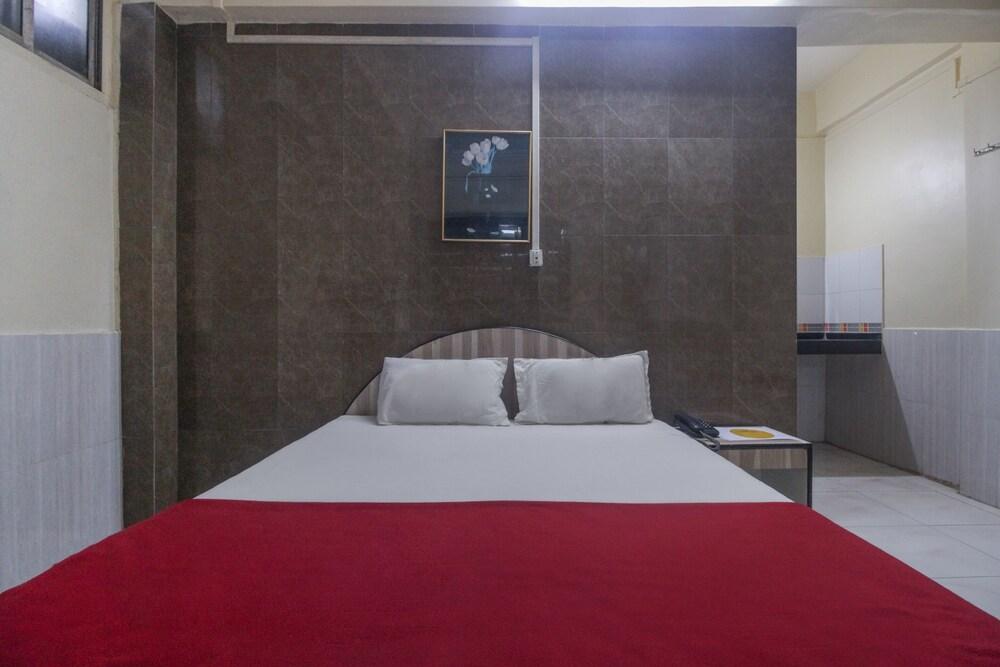 SPOT ON 49319 Hotel Welcome