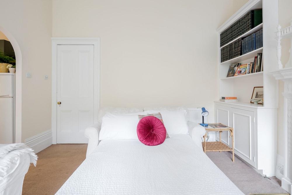 Charming Grand One bedroom