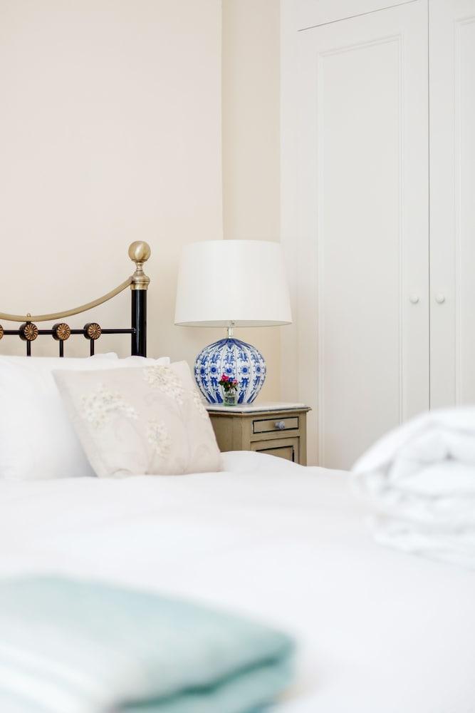 Charming Grand One bedroom