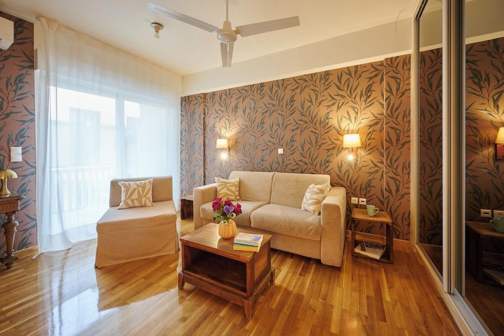 Rastoni Athens Suites near Acropolis