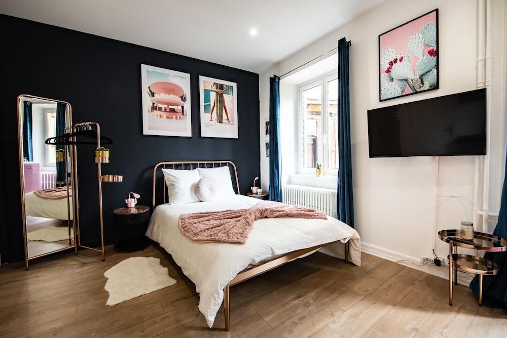 Théâtre Sinne Luxury Apartment