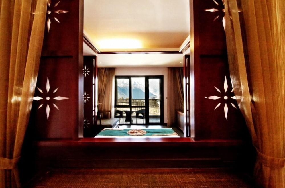 High Mountain Resort - Deqin