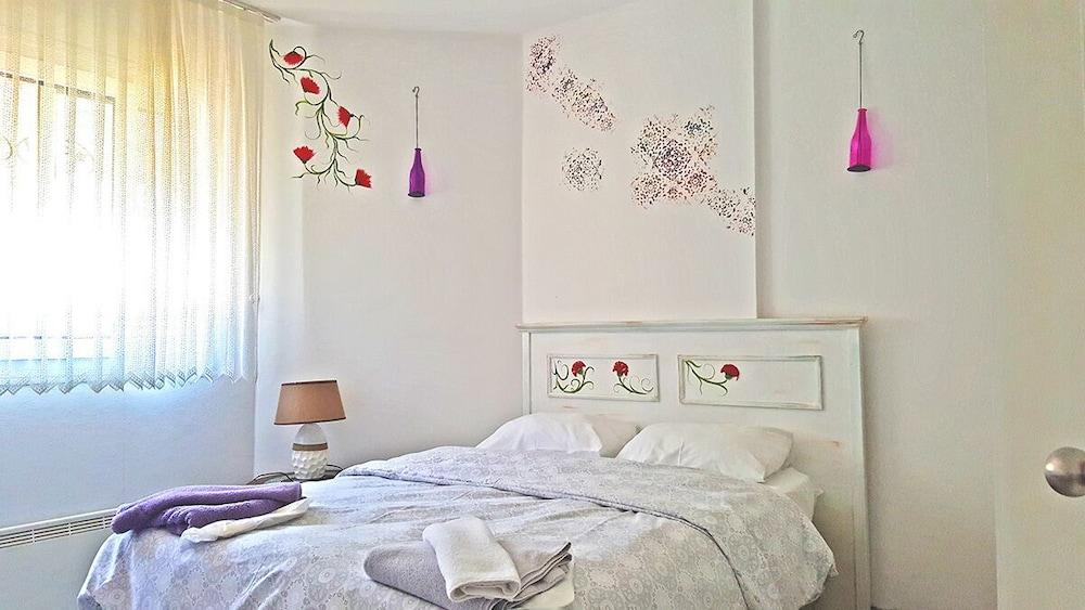 Kekik Alacati Otel Mayko