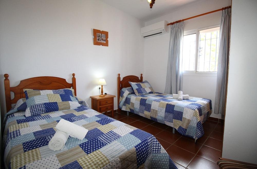 1003 Villa Cornocalejo