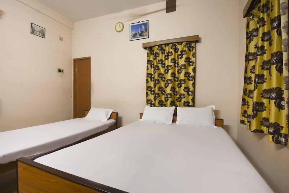 SPOT ON 48582 Monalisa Lodge