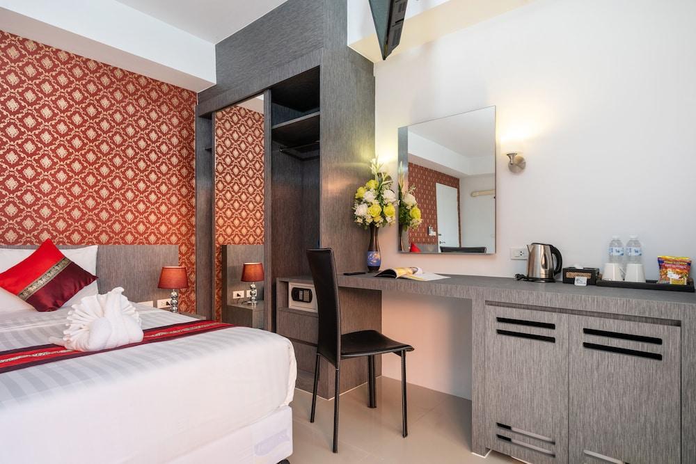 The Thames Pool Access Resort SHA+