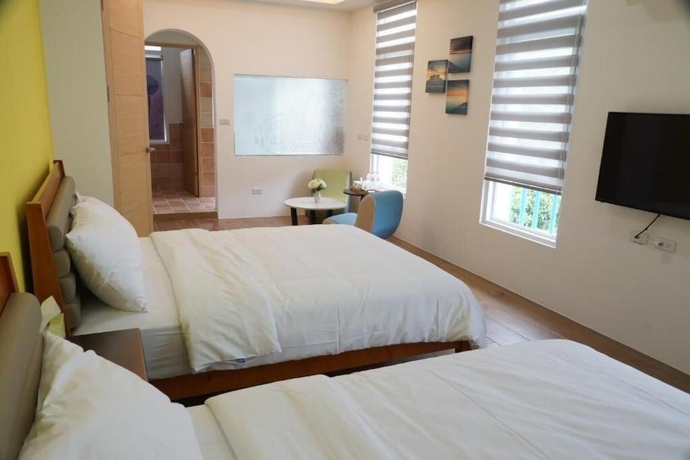 Meihua Lake Corner B&B