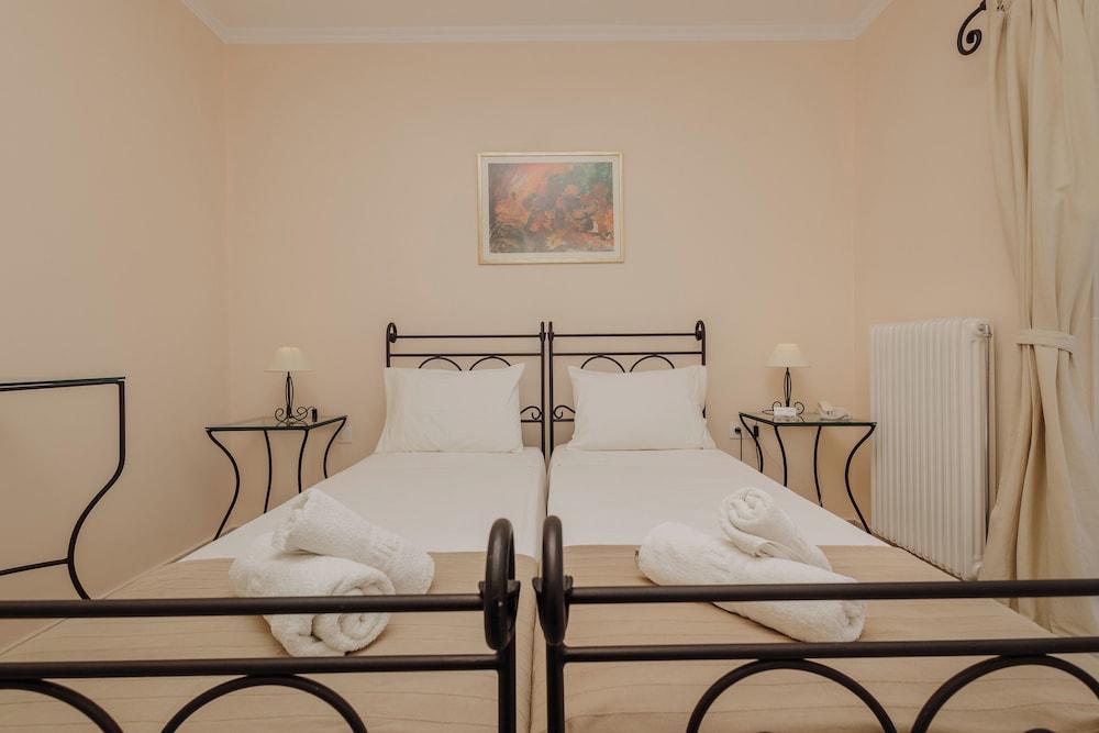 Cha Nanakas Village Inn