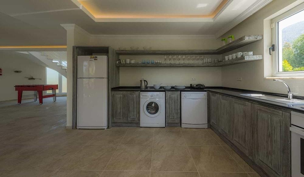 Fours Seasons Villa 7