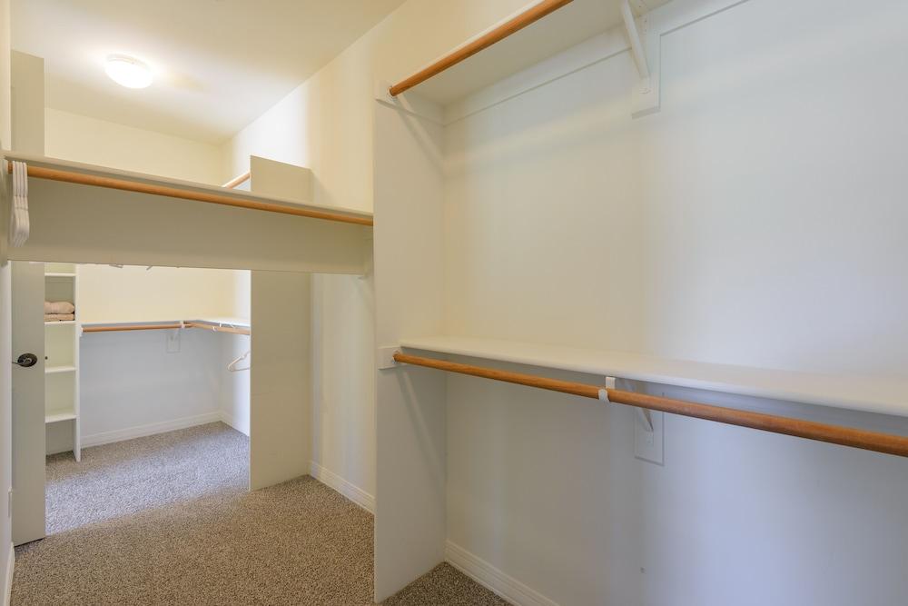 Casa Hermosa 4 Bedroom Home by Redawning