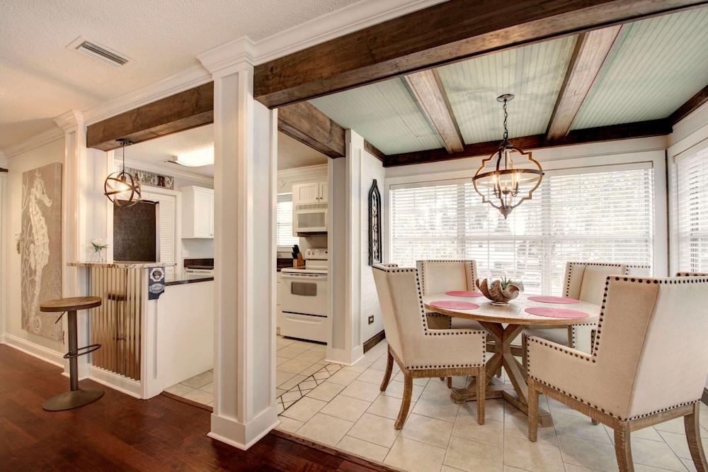 Island Square #808 by Hodnett Cooper