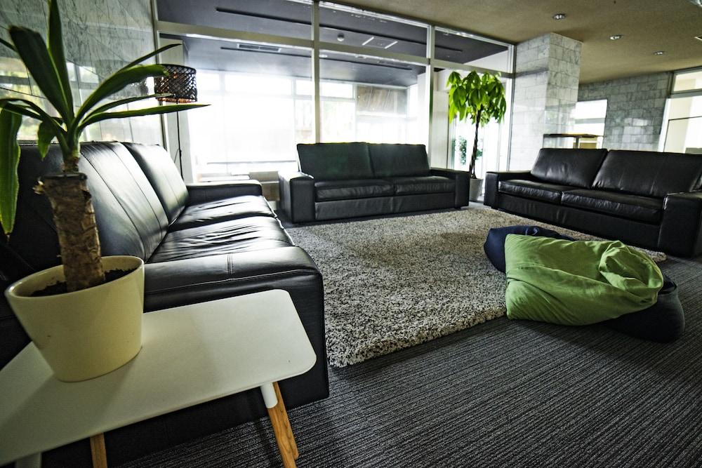 The Phat Packers - Hostel