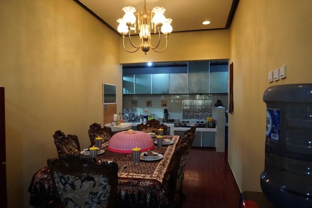 Kanti Kinasih Homestay by The Grand Java