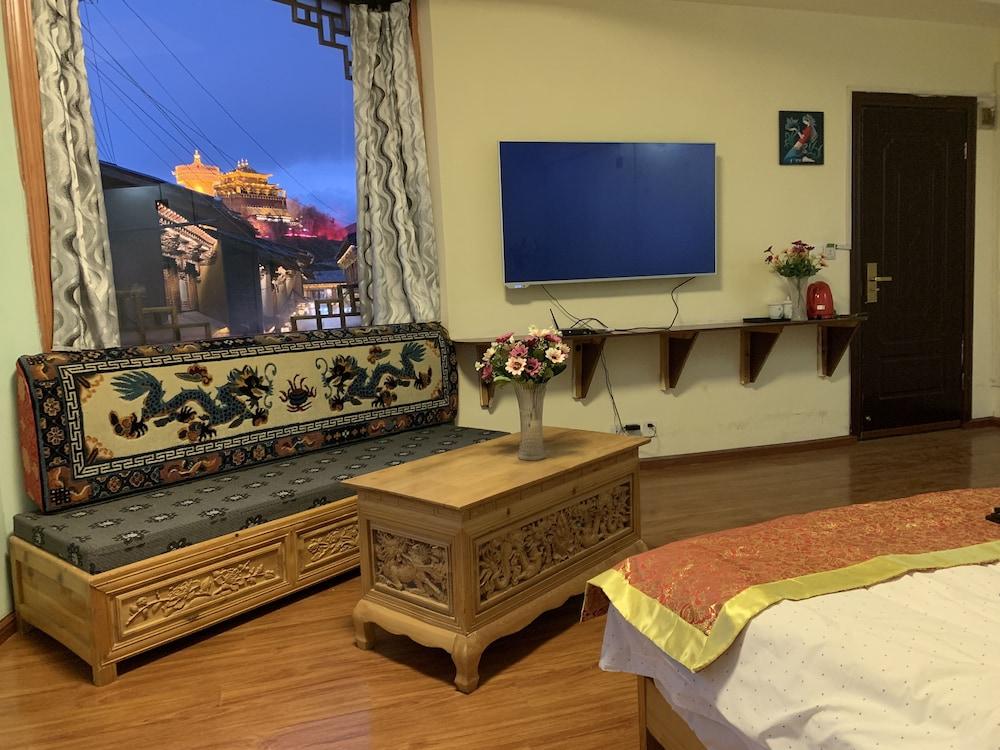 Yuqiao Courtyard Hotel