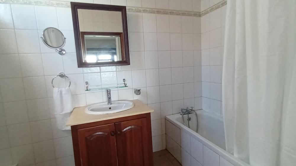 Ocean View Villa - Beauvallon Villas