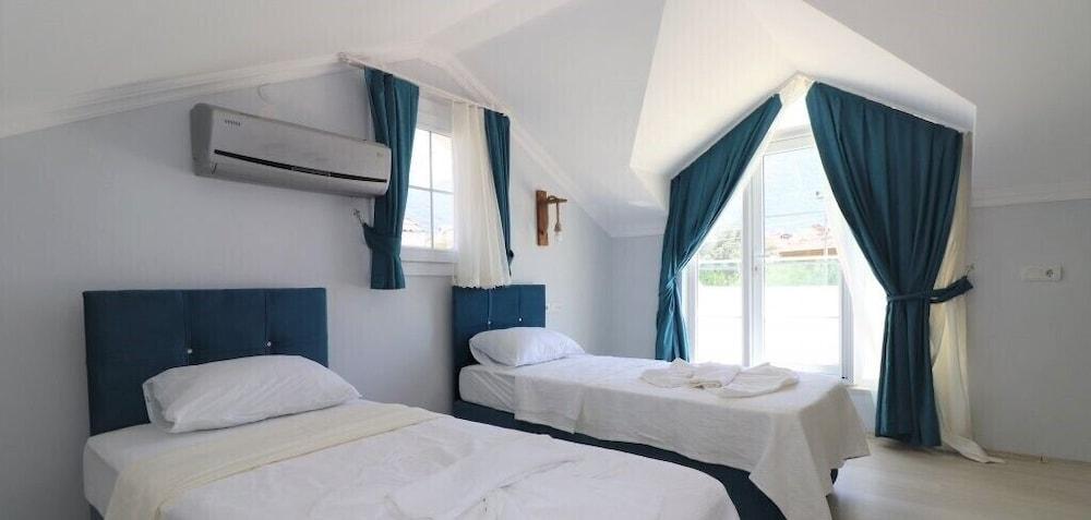 Villa AKD1  by JoyLettings