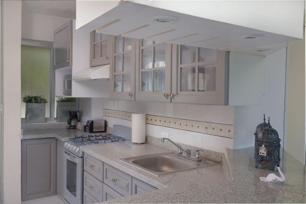 Peaceful & Confortable Oceanfront Studio