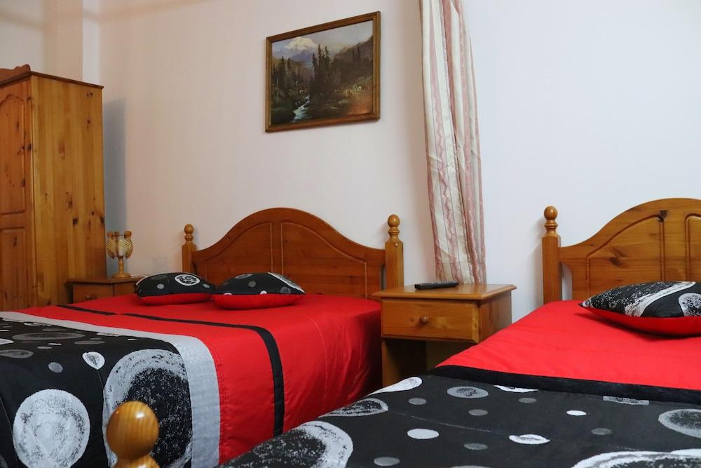 Alojamentos Estrela Peles