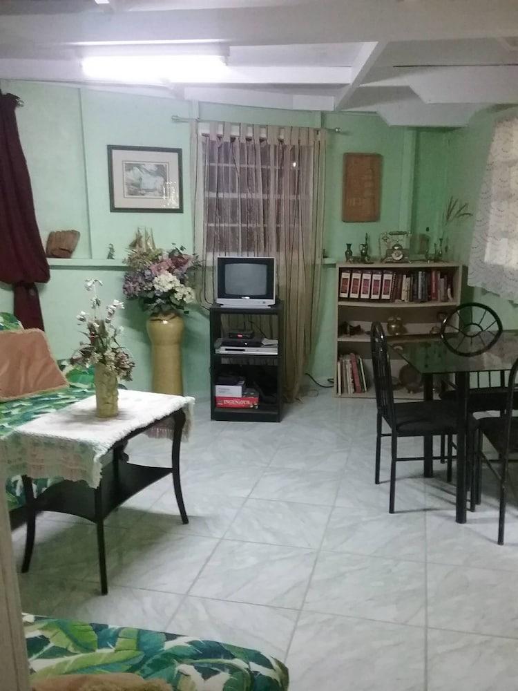 Tony & Aldona's Retreat