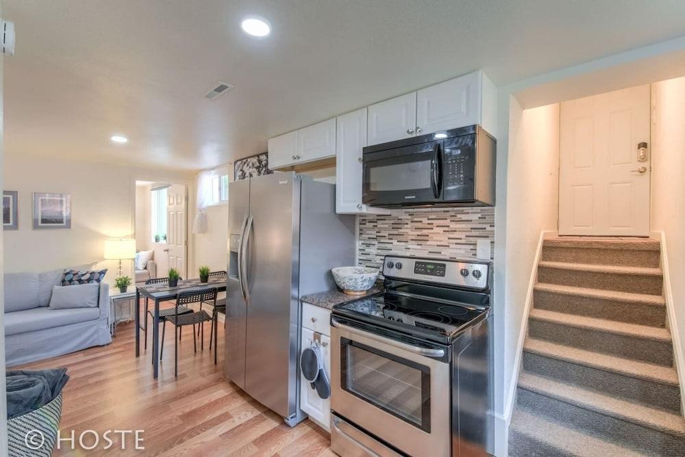 2BR Comfy Condo & Cute Patio Broadmoor Area