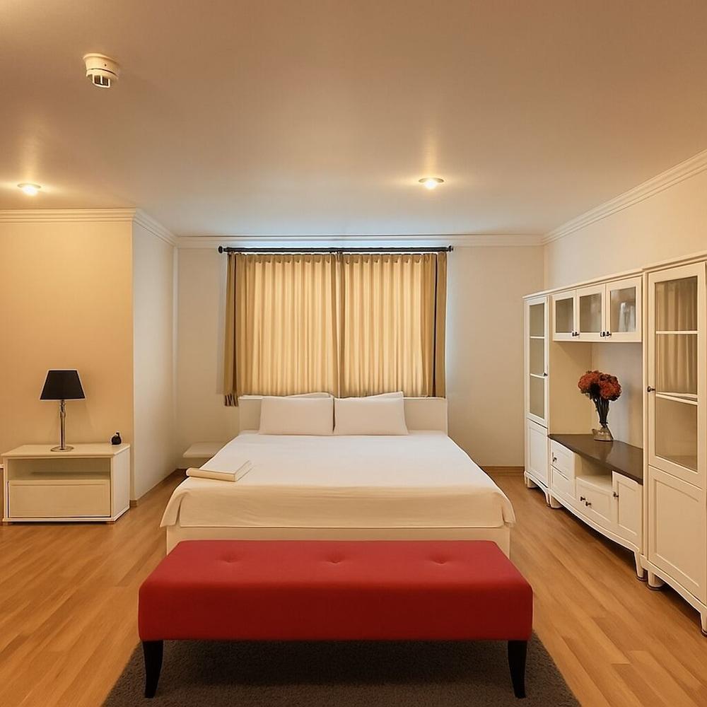 Pacific Residence 39