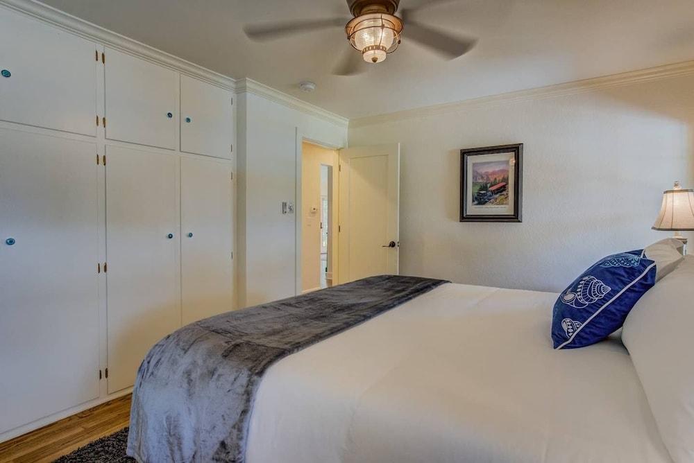 5BR Mnt Viewsdowntown Luxuryfirepit & RV Parking