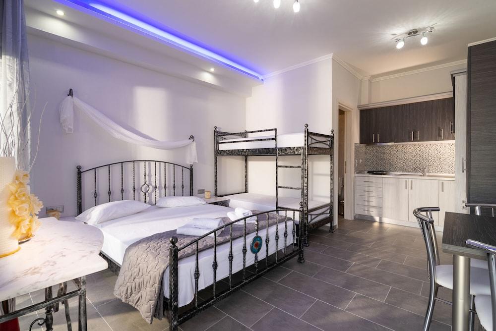 A Ponte Studios and Apartments