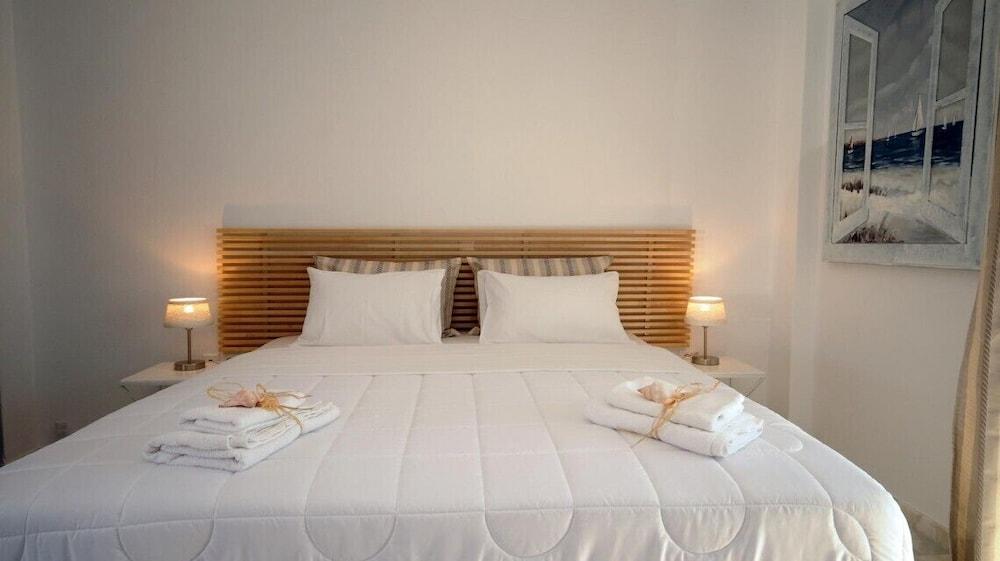 Flora's Houses Mykonos