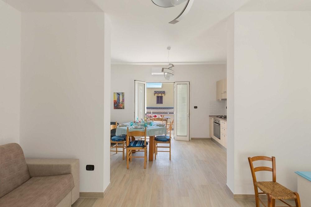 1659 Dodger House by Barbarhouse