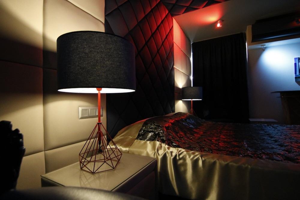 Madison Hotel & Suites - Adults Only