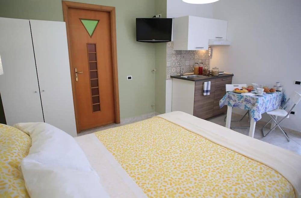 Villa Rosa Pompei Studios