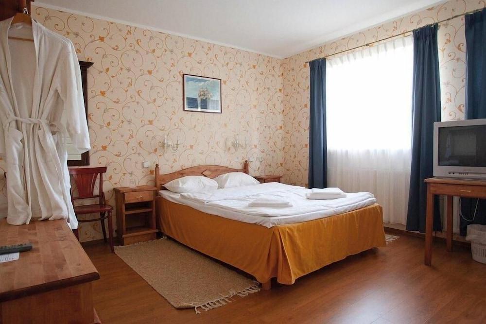 Saka Cliff Hotel & SPA