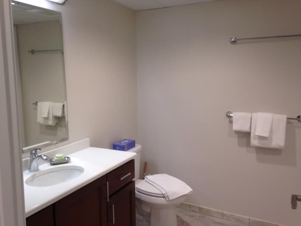 National at Virginia Square