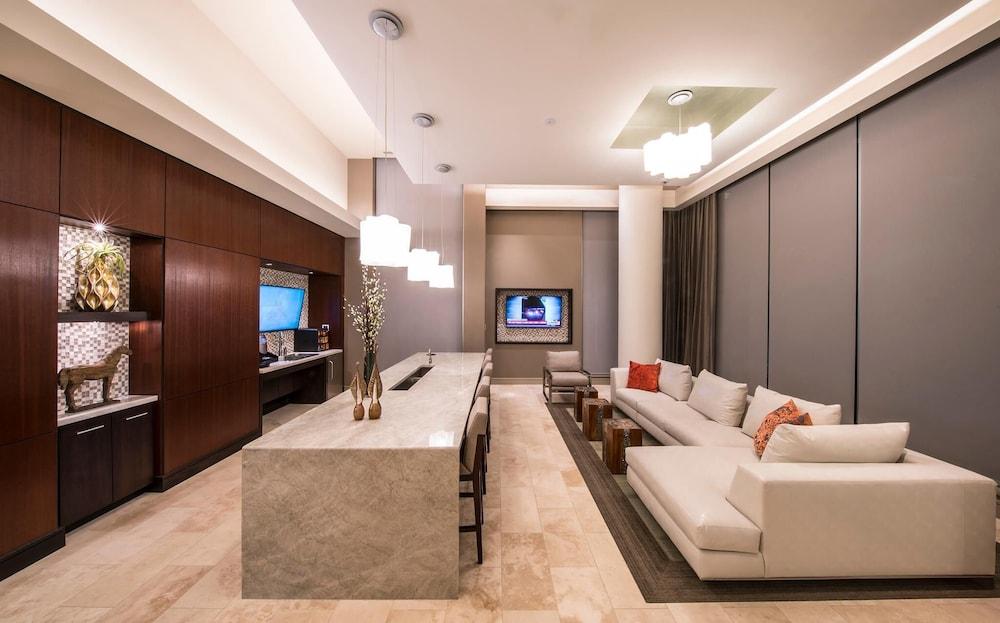 National Tysons Corner