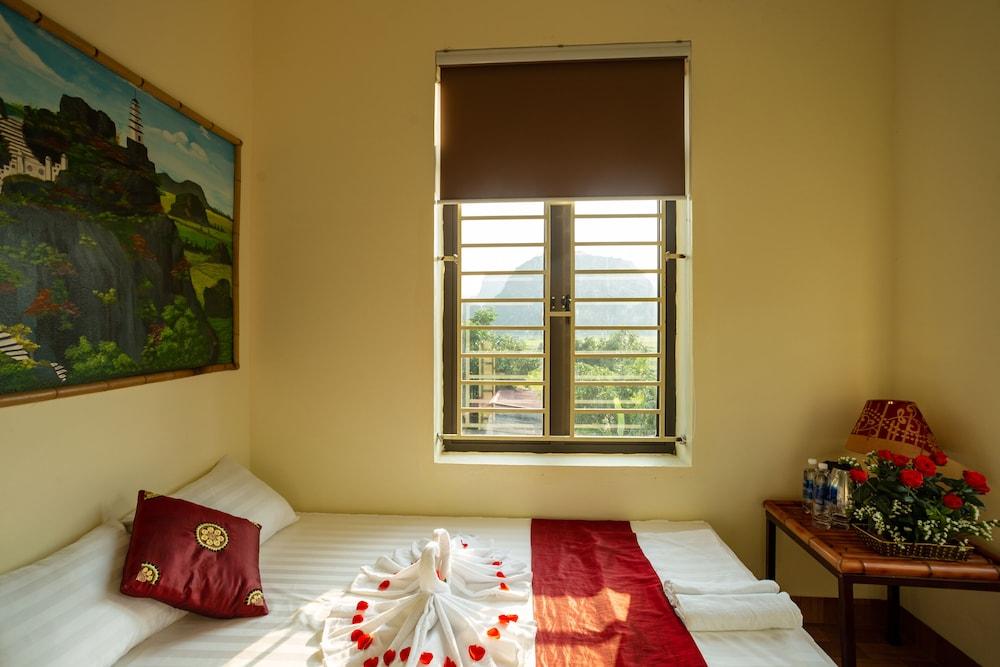 Hang Mua Central Homestay