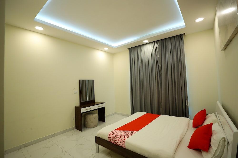 OYO 109 Dana Plaza 2