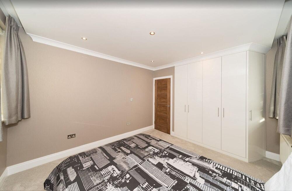 Newly Refurbished Flat Hyde Park London