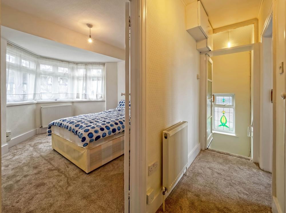 2 Bedroom Apt in Residential Locality